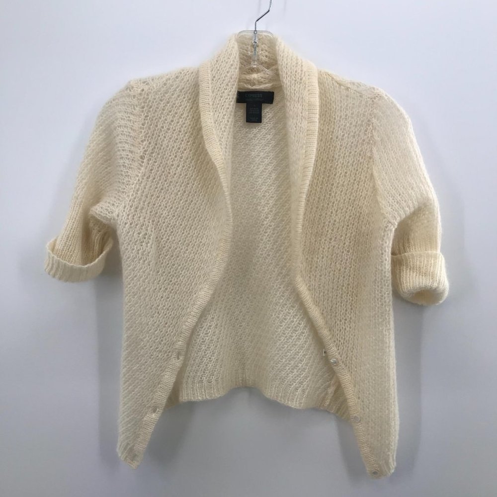 EXPRESS 1/2 SLEEVE 3 BUTTON CARDIGAN
